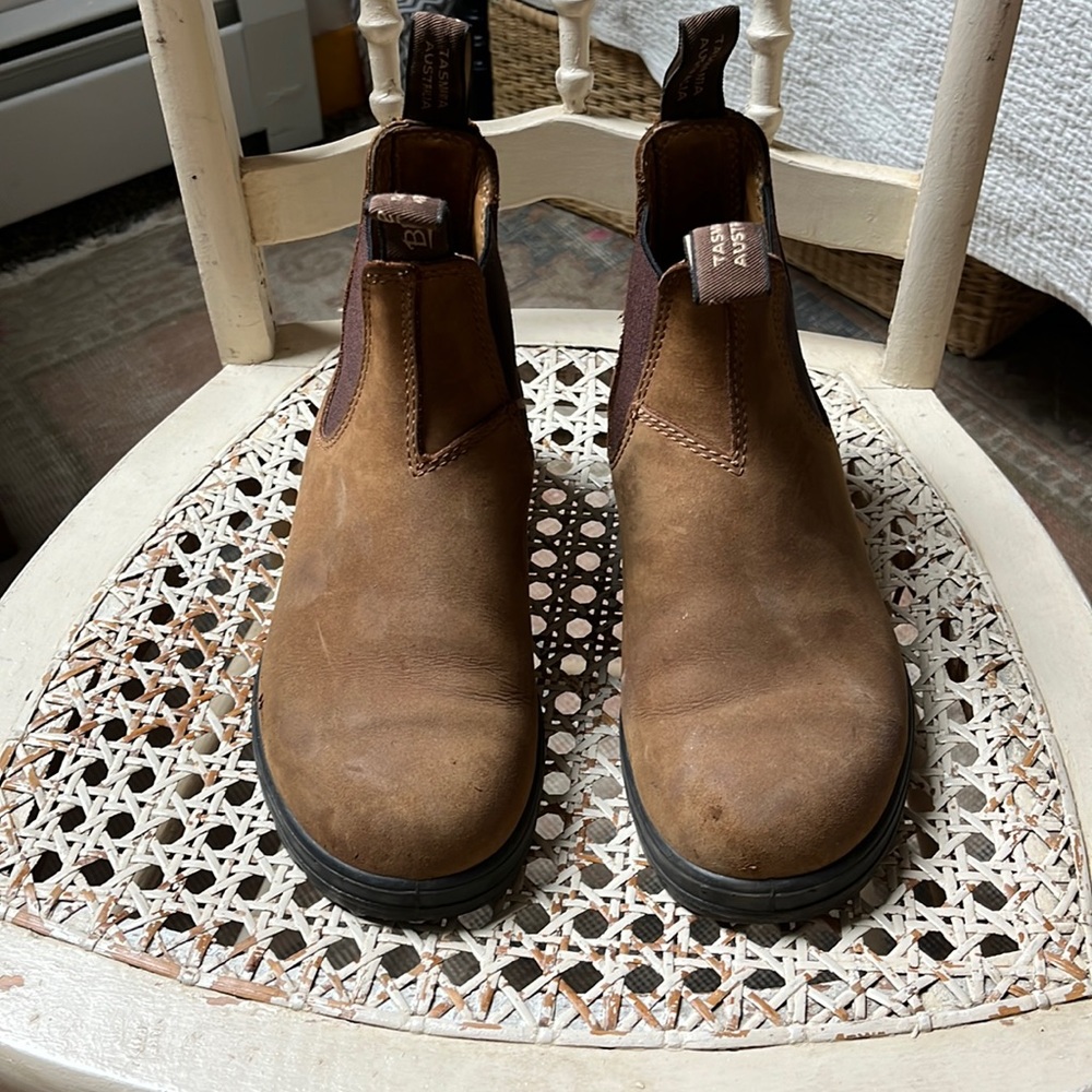 Blundstones size 6.5